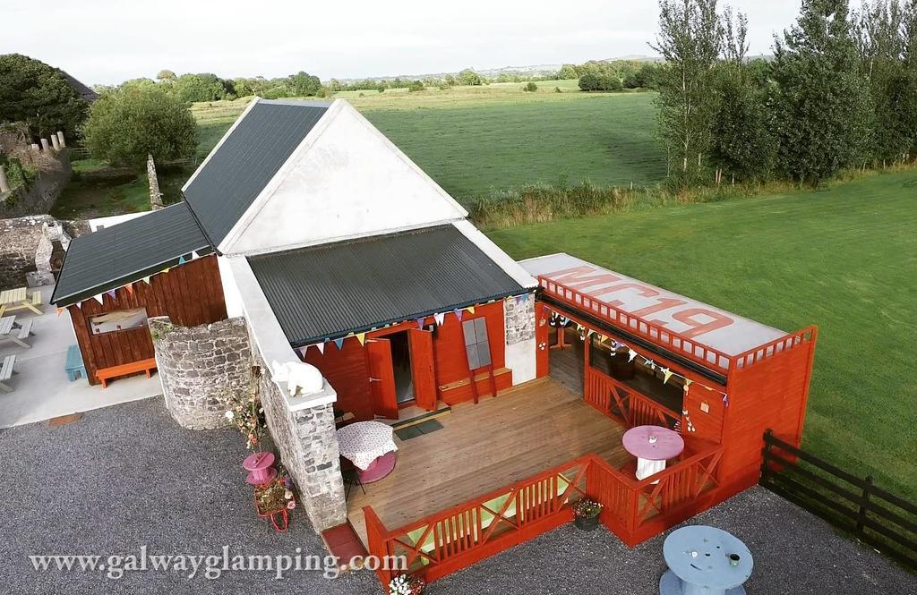 Готель Galway Glamping Туам Екстер'єр фото