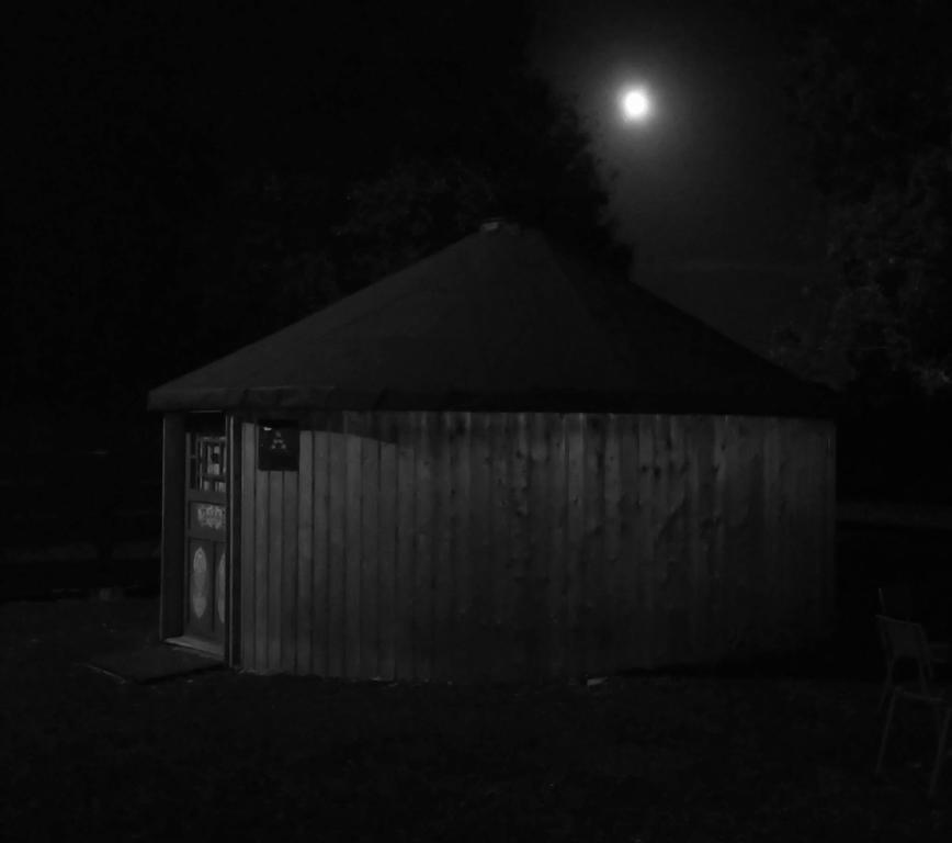 Готель Galway Glamping Туам Екстер'єр фото