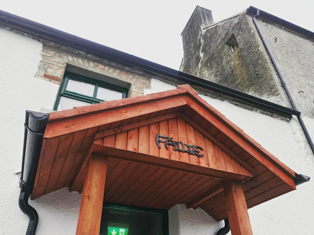 Готель Galway Glamping Туам Екстер'єр фото