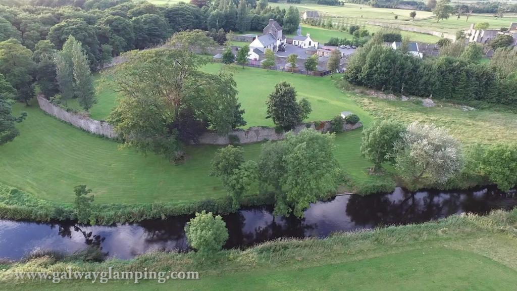 Готель Galway Glamping Туам Екстер'єр фото