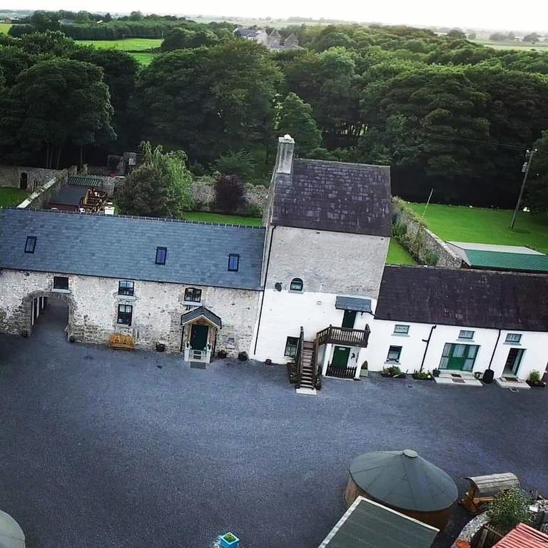 Готель Galway Glamping Туам Екстер'єр фото