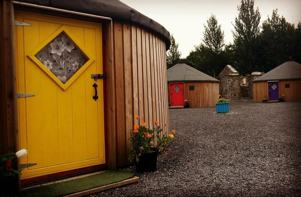 Готель Galway Glamping Туам Екстер'єр фото